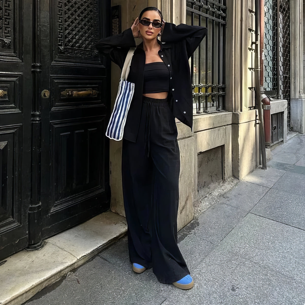 Conjunto de 2 piezas para mujer: Camisa abotonada y pantalón.