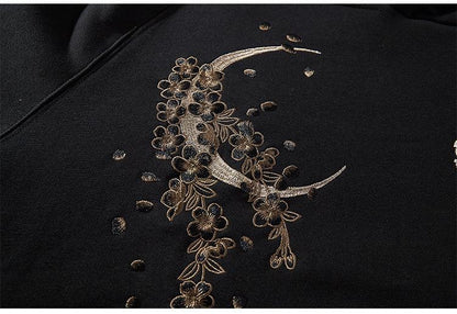 Ookami - Sudadera Bordada con Capucha