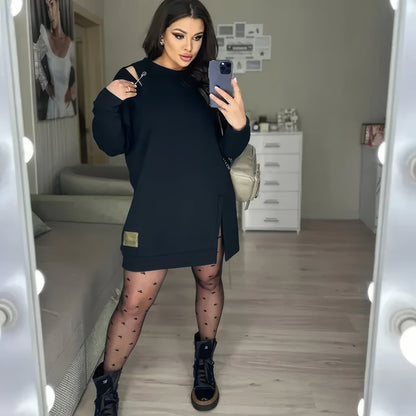 Vestido deportivo elegante para mujer con cortes decorativos